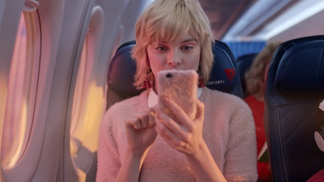 Video Reference: Lip, Mouth, Jaw, Eyelash, Fun, Happy, Ice cream, Vehicle door, T-shirt, Leisure