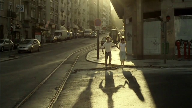 Video Reference: Building, Car, Tire, Infrastructure, Vehicle, Window, Wheel, Road surface, Automotive lighting, Asphalt