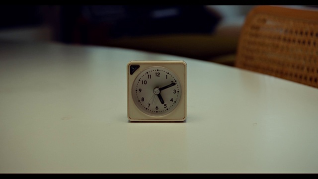 Video Reference: Watch, Clock, Rectangle, Wood, Measuring instrument, Quartz clock, Circle, Font, Jewellery, Metal