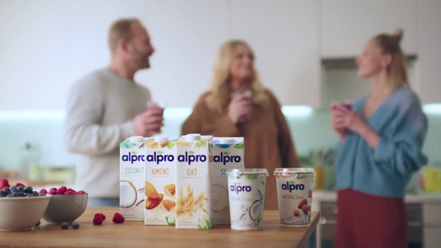 Video Reference: Table, Tableware, Fruit, Natural foods, Youth, Food, Event, T-shirt, Ingredient, Fun