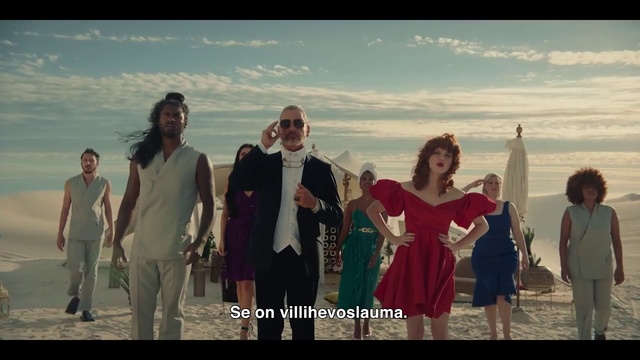 Video Reference: Sky, Cloud, People in nature, Natural environment, Flash photography, Happy, Standing, Travel, Gesture, Sunglasses