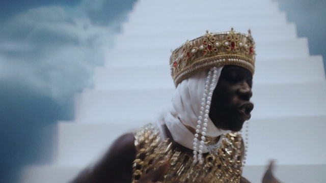 Video Reference: Eye, Jewellery, Event, Tradition, Fashion accessory, Metal, Headpiece, Street fashion, Earrings, Audio equipment