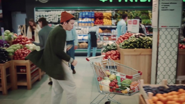 Video Reference: Selling, Tire, Green, Food, Natural foods, Shopping cart, Customer, Greengrocer, Whole food, Shopping