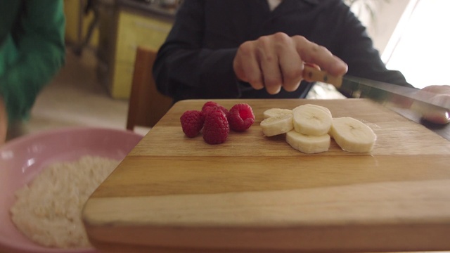 Video Reference: Food, Tableware, Table, Ingredient, Cutting board, Recipe, Wood, Finger, Fruit, Cuisine