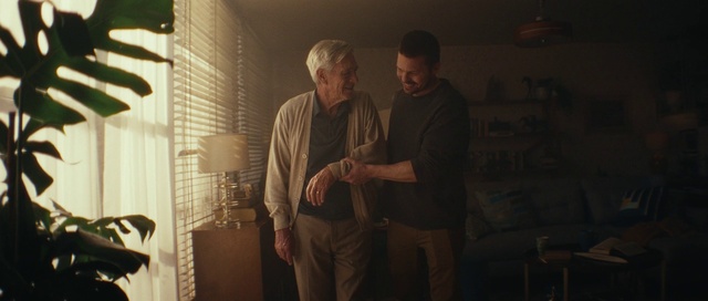 Video Reference: Flash photography, Event, Fun, Room, Darkness, Conversation, Entertainment, T-shirt, Night, Facial hair