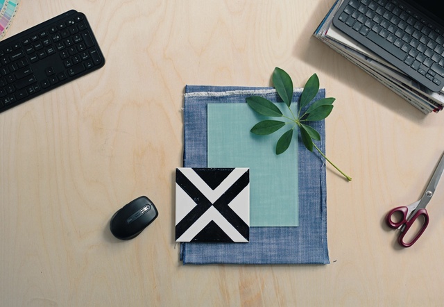 Video Reference: Green, Rectangle, Textile, Font, Material property, Input device, Pattern, Electric blue, Gadget, Wood