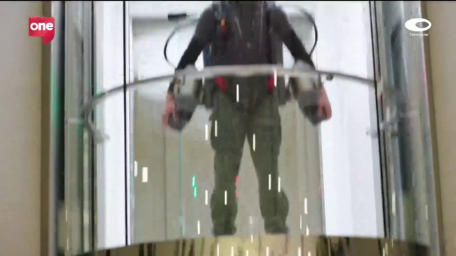 Video Reference: Sleeve, Thigh, Sportswear, Building, Technology, Waist, Glass, Toy, Machine, Metal