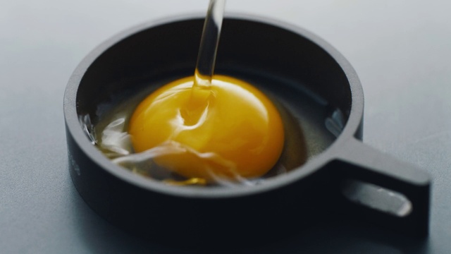 Video Reference: Food, Tableware, Liquid, Ingredient, Fluid, Kitchen utensil, Mixing bowl, Egg yolk, Serveware, Cuisine