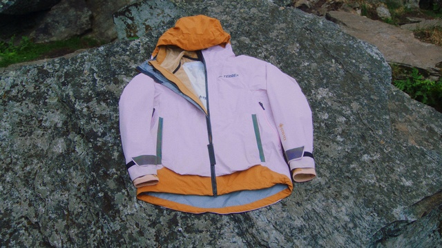 Video Reference: Outerwear, Dress shirt, Coat, Sleeve, Collar, Grey, Jacket, T-shirt, Glove, Street fashion