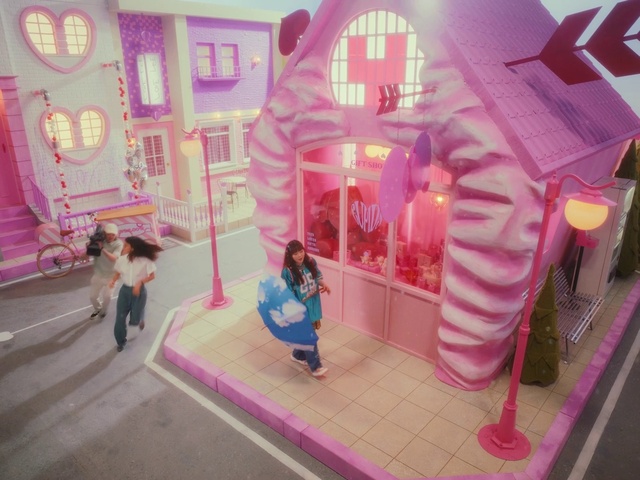 Video Reference: World, Purple, Architecture, Decoration, Interior design, Pink, Leisure, Fun, Art, Magenta