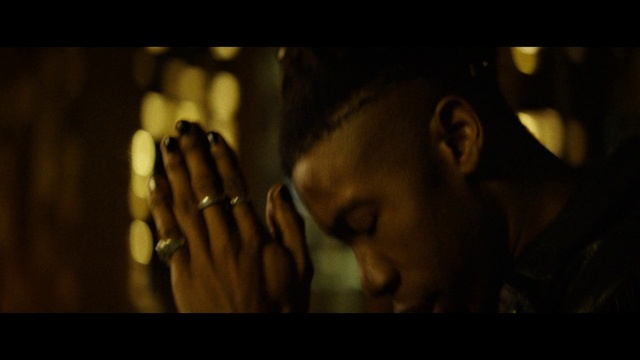 Video Reference: Hand, Eyebrow, Mouth, Eyelash, Flash photography, Ear, Gesture, Finger, Thumb, Wrist