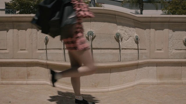 Video Reference: Sleeve, Waist, Street fashion, Thigh, Knee, Shorts, Calf, Wall, Sportswear, Human leg