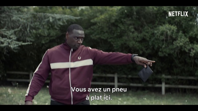 Video Reference: Flash photography, Sleeve, Happy, Gesture, Font, Event, Formal wear, Recreation, T-shirt, Photo caption