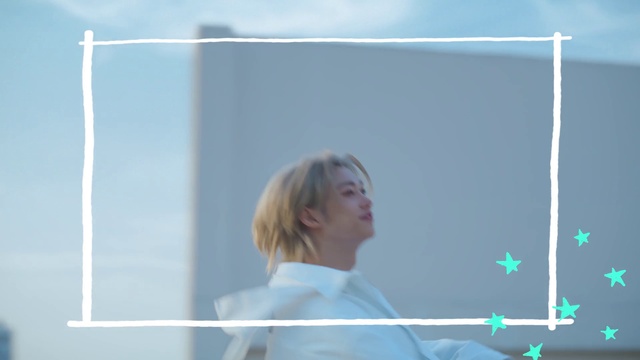 Video Reference: Gesture, Event, T-shirt, Electric blue, Job, Room, Net, Public speaking