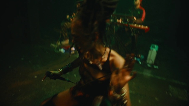 Video Reference: Flash photography, Underwater, Musician, Entertainment, Performing arts, Music, Cg artwork, Event, Music artist, Fictional character