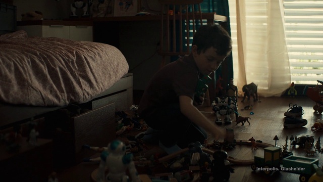 Video Reference: Toy, Engineering, Event, Machine, Room, Stuffed toy, Darkness, T-shirt, Flooring, Fun