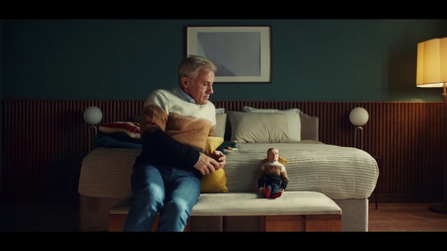 Video Reference: Furniture, Comfort, Couch, Living room, Wood, studio couch, Knee, Flooring, Hardwood, Thigh