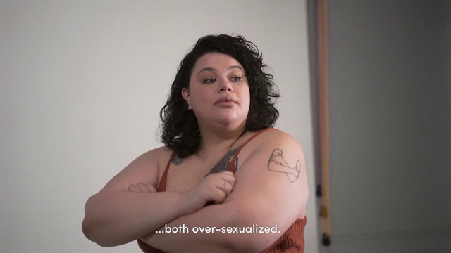 Video Reference: Face, Hand, Arm, Eyebrow, Eyelash, Human body, Flash photography, Neck, Gesture, Stomach