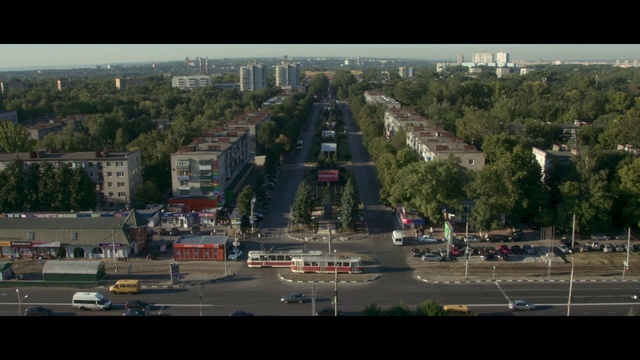 Video Reference: Building, Infrastructure, Urban design, Residential area, Cityscape, Thoroughfare, Landscape, Car, City, Tree