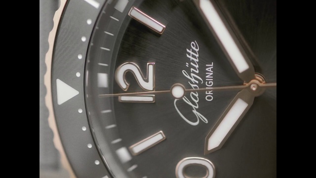 Video Reference: Watch, Analog watch, Clock, Watch accessory, Measuring instrument, Material property, Font, Rim, Jewellery, Auto part