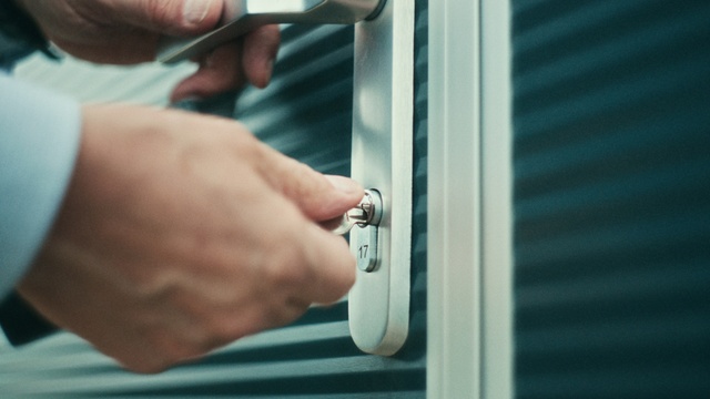 Video Reference: Door, Gesture, Vehicle door, Finger, Automotive exterior, Gas, Gadget, Wood, Nail, Automotive lighting