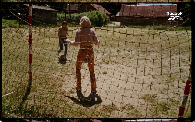 Video Reference: Plant, Mesh, Grass, Wire fencing, Shorts, People in nature, Fence, Leisure, Recreation, Net