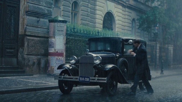 Video Reference: Wheel, Tire, Car, Vehicle, Window, Motor vehicle, Automotive design, Building, Classic car, Vehicle registration plate