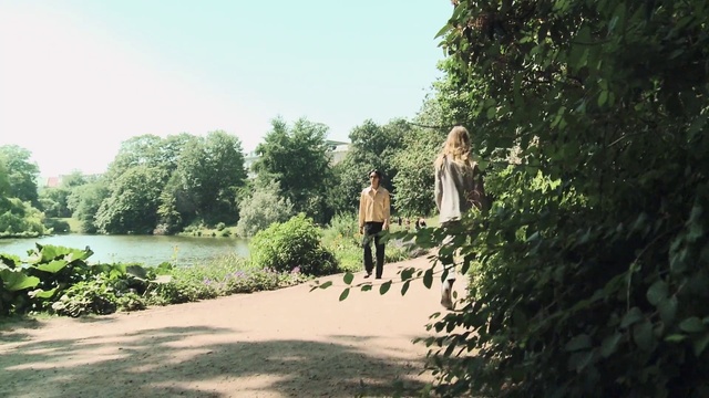 Video Reference: Plant, Sky, People in nature, Tree, Natural landscape, Leisure, Landscape, Shrub, Tints and shades, Grass