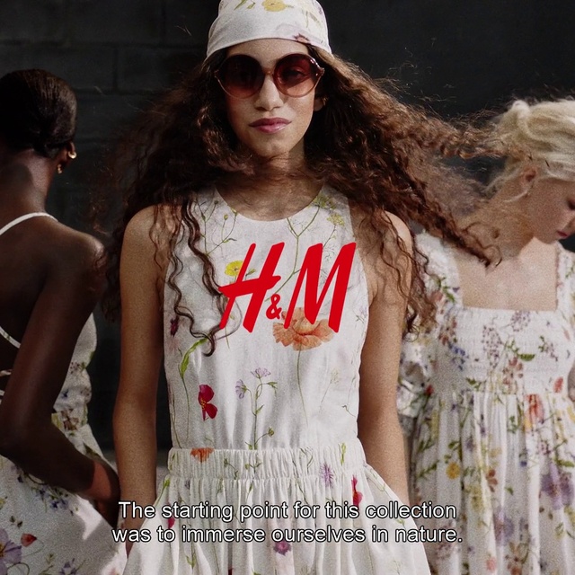 Video Reference: Hair, Joint, Hairstyle, Shoulder, Facial expression, Vision care, White, Goggles, Fashion, Human