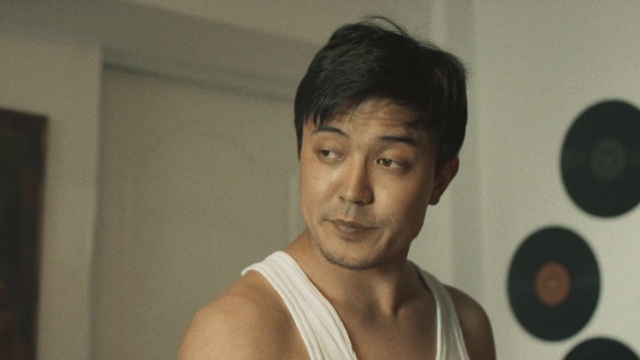 Video Reference: Forehead, Nose, Face, Cheek, Chin, Eyebrow, Shoulder, Facial expression, Muscle, Neck