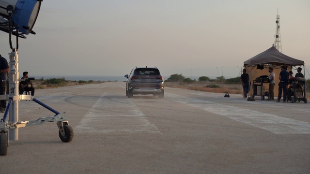 Video Reference: Tire, Wheel, Sky, Car, Vehicle, Automotive tire, Road surface, Asphalt, Motor vehicle, Mode of transport