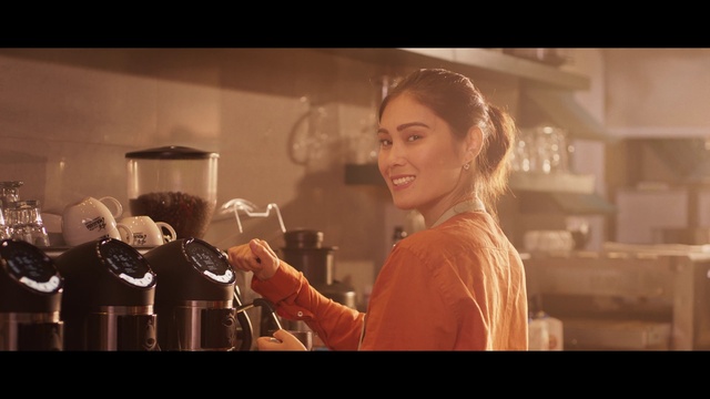 Video Reference: Smile, Flash photography, Barware, Drinkware, Happy, Eyewear, Event, Fun, Tableware, Fashion design