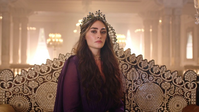 Video Reference: Lip, Human body, Flash photography, Eyelash, Fashion design, Black hair, Makeover, Happy, Formal wear, Long hair