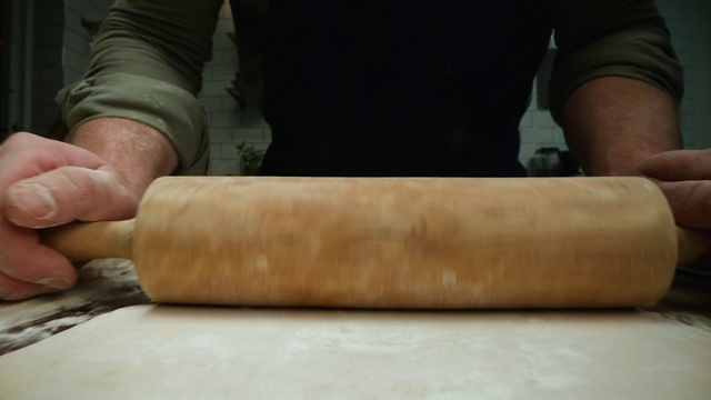Video Reference: Rolling pin, Gesture, Wood, Wrist, Human leg, Elbow, Nail, Wrinkle, Artifact, Thumb