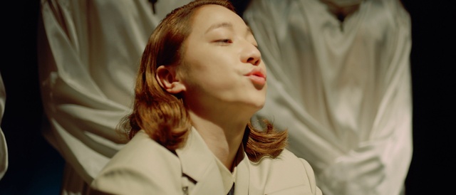 Video Reference: Nose, Lip, Chin, Mouth, Eyelash, Jaw, Neck, Ear, Gesture, Happy