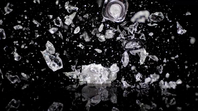 Video Reference: Water, Liquid, White, Black, Automotive lighting, Flash photography, Organism, Black-and-white, Automotive tire, Style