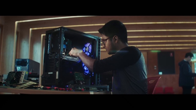 Video Reference: Computer, Personal computer, Computer monitor, Audio equipment, Flash photography, Gadget, Entertainment, Display device, Engineering, Computer hardware