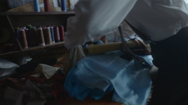 Video Reference: Bookcase, Shelf, Comfort, Shelving, Human leg, Event, Publication, Darkness, Book, Plastic