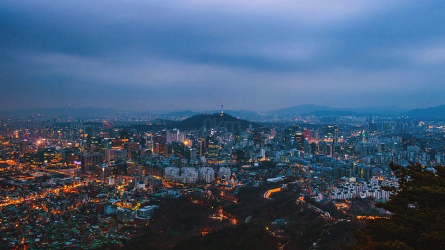 Video Reference: Cloud, Sky, Atmosphere, Building, Afterglow, Electricity, Dusk, Urban design, Skyscraper, Tower block