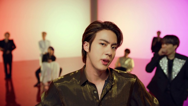 Video Reference: Flash photography, Fashion design, Happy, Black hair, Event, Fun, Leather jacket, Formal wear, Conversation, Performance