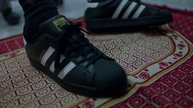 Video Reference: Shoe, Outdoor shoe, Textile, Walking shoe, Grey, Sportswear, Cross training shoe, Sneakers, Sock, Running shoe