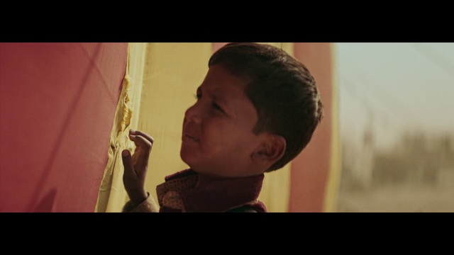 Video Reference: Lip, Eyebrow, Mouth, Ear, Flash photography, Neck, Jaw, Happy, Smile, Gesture