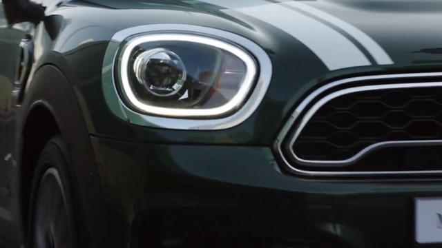 Video Reference: Wheel, Car, Vehicle, Grille, Automotive lighting, Hood, Light, Tire, Automotive tire, Automotive design