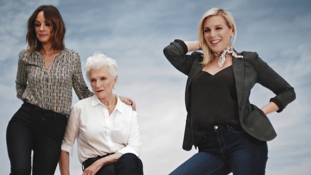 Video Reference: Sleeve, Smile, Gesture, Flash photography, Cloud, Happy, Comfort, Sky, Fashion design, White-collar worker