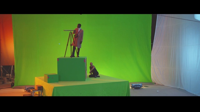 Video Reference: Entertainment, Visual effect lighting, Audio equipment, Stage, Display device, Magenta, Event, Performing arts, Curtain, Art