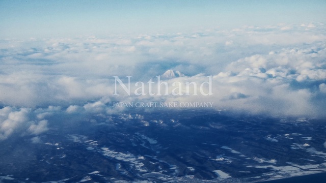 Video Reference: Cloud, Sky, Atmosphere, Azure, Natural landscape, Cumulus, Air travel, Landscape, Horizon, Water