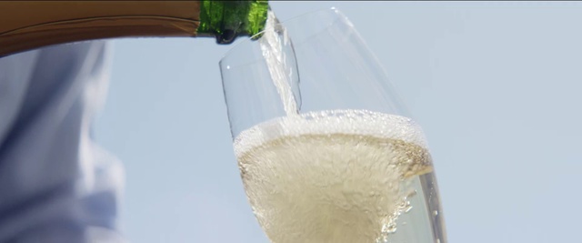 Video Reference: Hand, Liquid, Fluid, Ingredient, Drink, Freezing, Snow, Fashion accessory, Twig, Glass