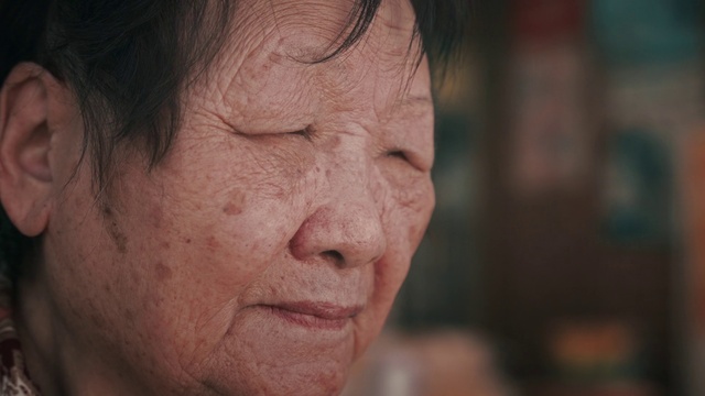 Video Reference: Nose, Skin, Ear, Eyelash, Wrinkle, Happy, Portrait photography, Flesh, Portrait