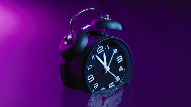 Video Reference: Watch, Analog watch, Purple, Clock, Font, Pink, Violet, Watch accessory, Magenta, Gas