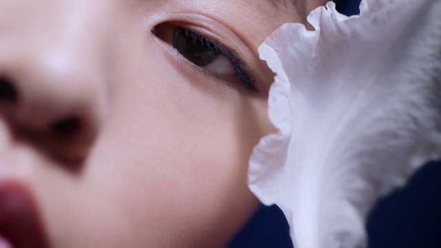 Video Reference: Nose, Cheek, Skin, Head, Lip, Eyebrow, Eyelash, Human body, Jaw, Ear